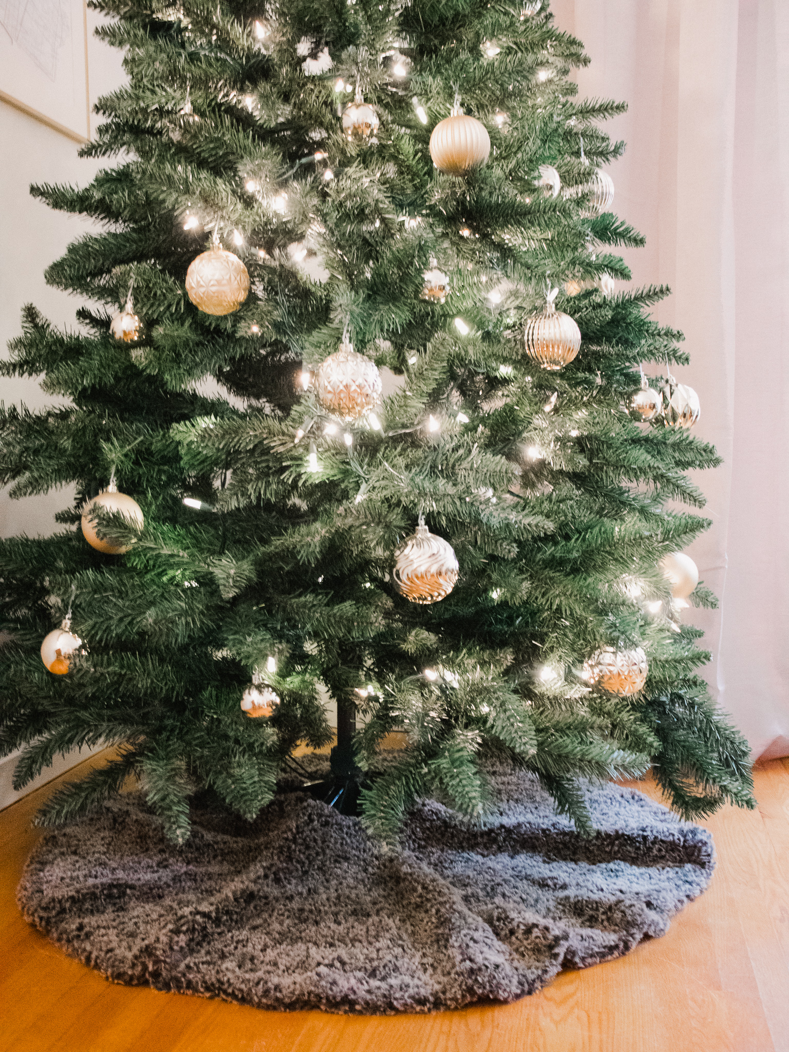 Faux Fur Tree Skirt