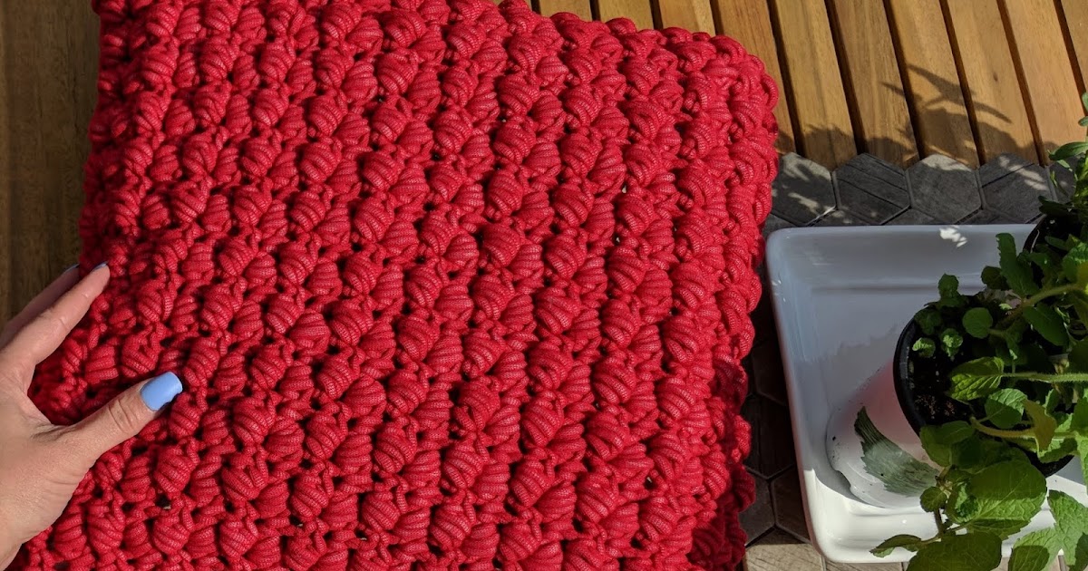Bernat Maker Outdoor - Puff Pillow Pattern