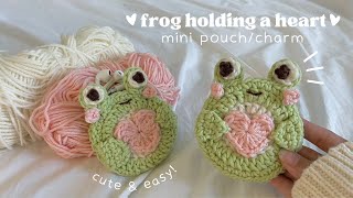 how to crochet a frog holding a heart pouch | beginner-friendly mini pouch/charm tutorial