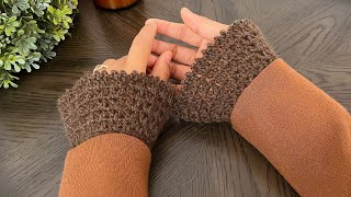 Crochet Ruffle Cuff Wrist Warmers (Beginner Friendly!) #crochetgifts #freecrochetpatterns