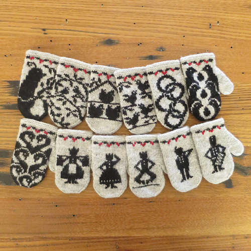 12 Days of Christmas Mitten Garland KAL