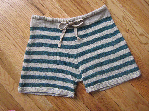 Woolen trunks (トランクス型の毛糸のパンツ)