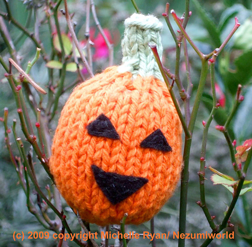 Mini Knitted Pumpkin