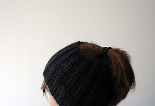 Quick Gifts 1: Ponytail Beanie