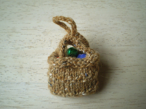 Advent Garland 11, Basket
