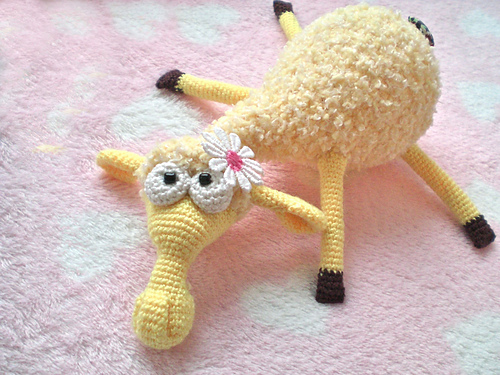 082 Dolly the sheep Amigurumi fluffy toy