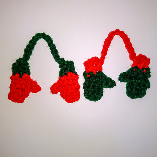 Free & Easy Mitten Ornament