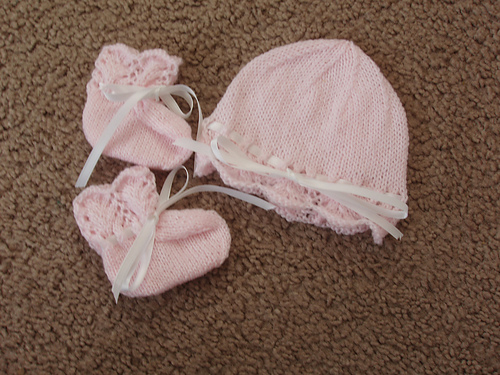 Feather Pattern Baby Hat and Booties Set