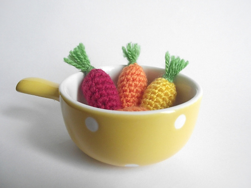 Simple baby carrot amigurumi