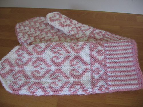 Heart mittens