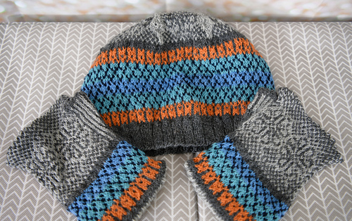 Wheel of Hearts Beanie & Gauntlets