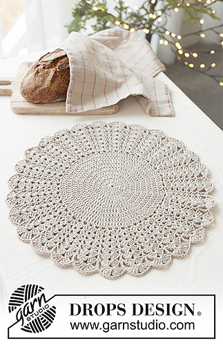 0-1635 Snowflake Lace Doily