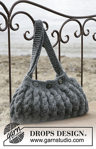98-54 Bag with cable pattern