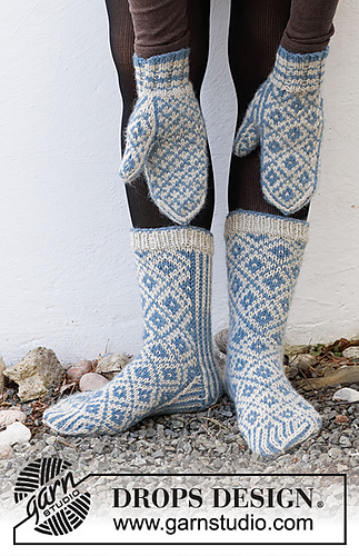 214-54 a Fjord Mosaic Set, Mittens