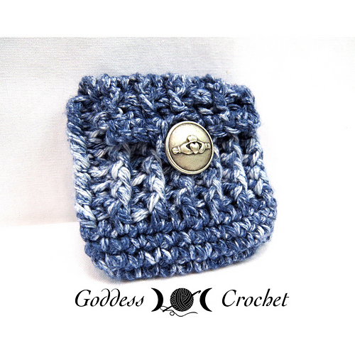 Ribbed Pouch