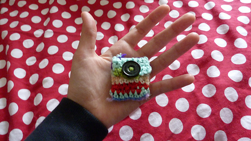 A very easy pattern for a very tiny bag.