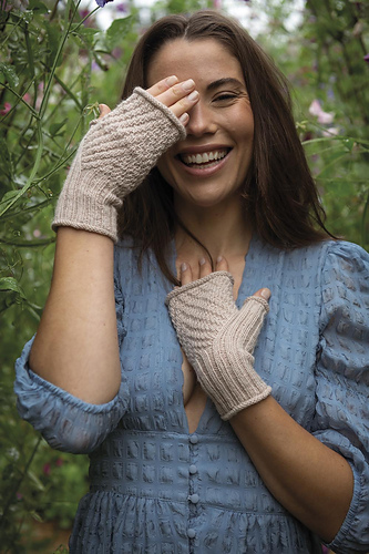 Ryttla - fingerless mitts