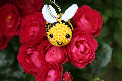 Bee keyring