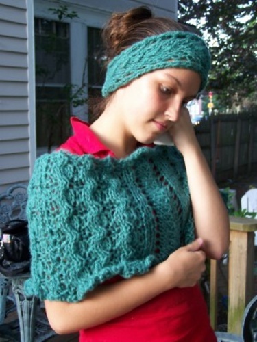 Lacy Cabled Cape & Headband