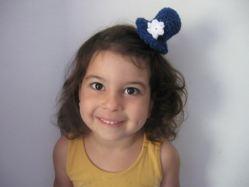 Tiny Hat barrette