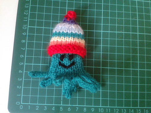 Mini Olliepus (and a hat)