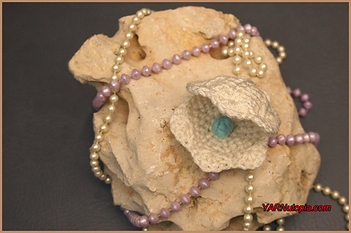 Clam Shell Amigurumi with Pearl Bead