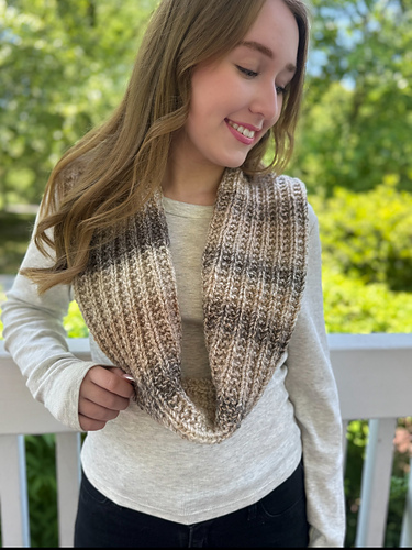 B226 Infinity Cowl an Mitts