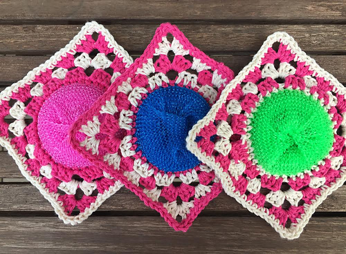 Circle Granny Square Scrubby