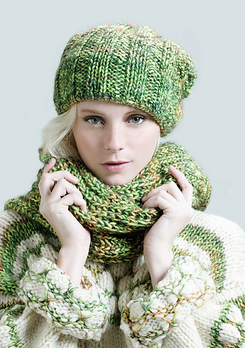 Etnic beret and scarf