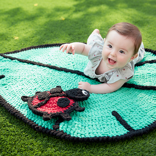 Lil' Leaf Playmat & Ladybug Toy