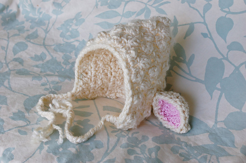Lamb Bonnet