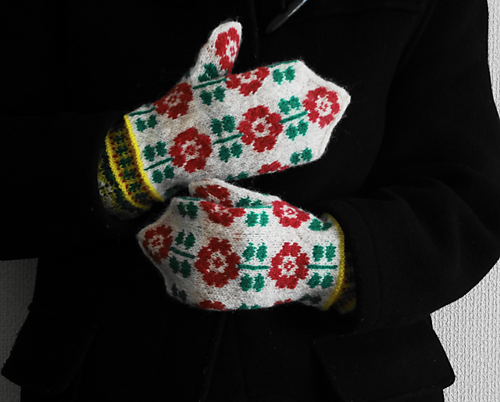 Happy Roses Mittens