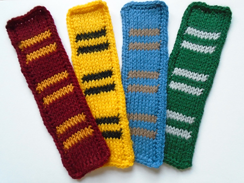 Hogwarts Scarf Bookmark