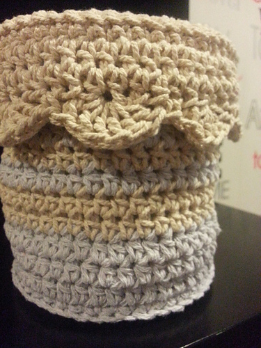 Hemp container with lid