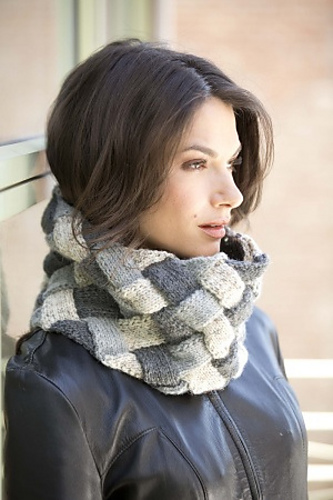 Entrelac Cowl #L32020
