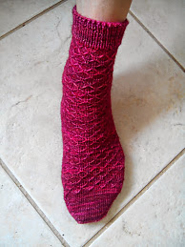Quilted Lattice Toe-up Socks