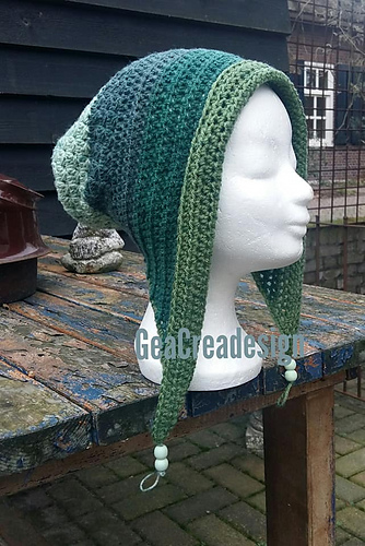 Winter bonnet with tassels