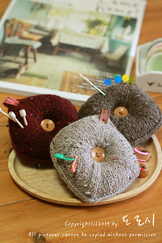 squares squares pincushion