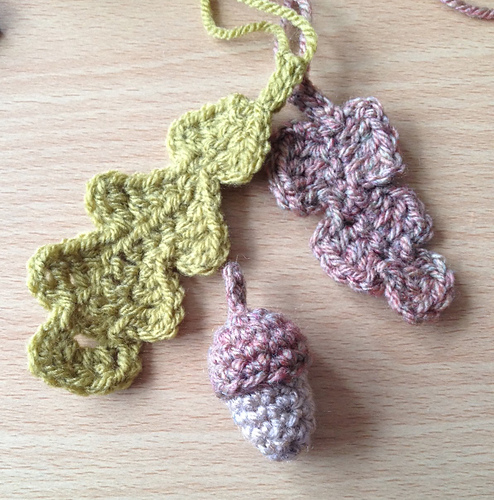 Acorns & Oak leaves