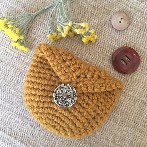 Coin Purse with Button