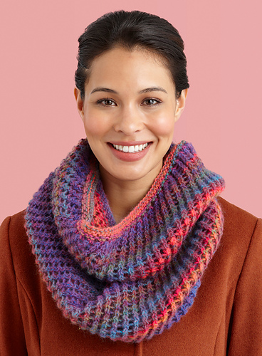 Diagonal Eyelet Cowl #L10756