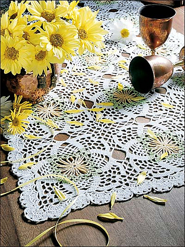 Daisy Table Runner