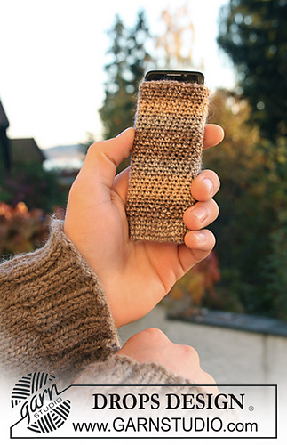 0-718 Crochet cell phone bag