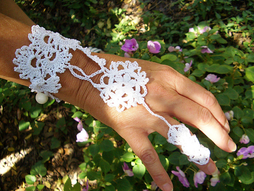 Henna Tattoo-Inspired Wedding Glove
