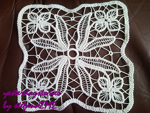 Daffodil square doily -romanian point lace