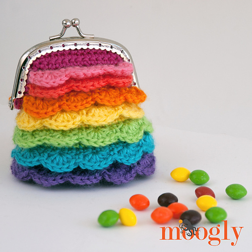 Bonbon Kisses Crochet Pouch