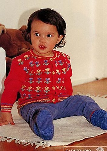 b5-8 Cardigan with flowers and socks.