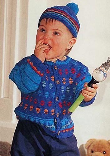 b5-15 Cardigan, hat and socks