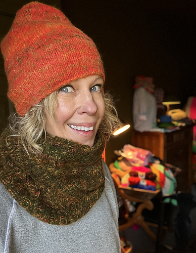 Cabin Essence Hat and Cowl