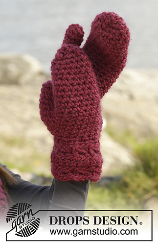 158-14 Cozy Crimson Mittens